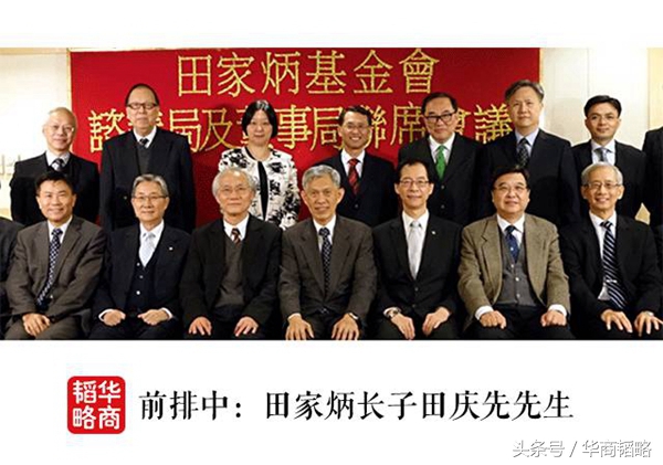 他捐了几百所学校，自己在香港每月开支不过几千元