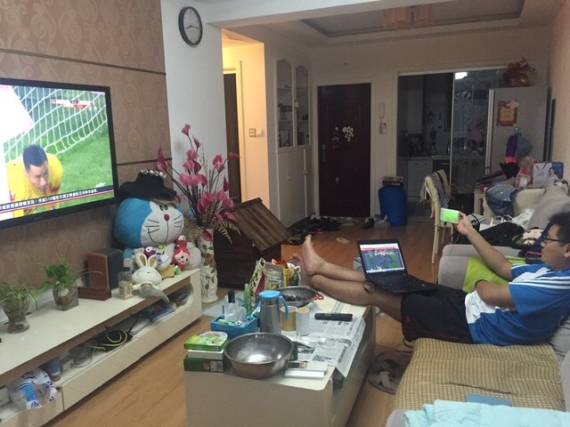 客片故事：没想到真心话大冒险游戏的惩罚，竟然这么快成了真！