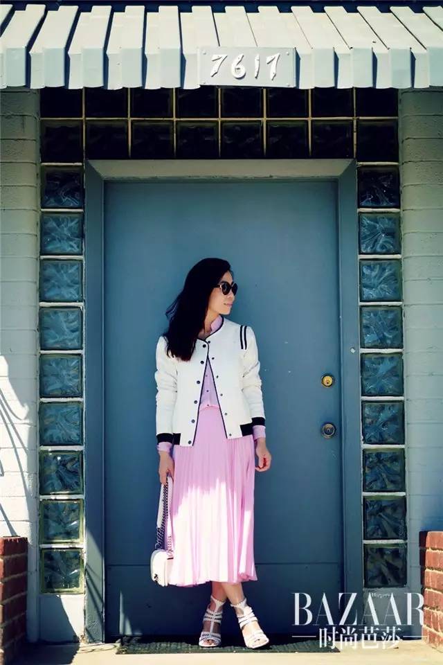 只有棒球外套配上百褶裙，才叫“我的少女时代”！