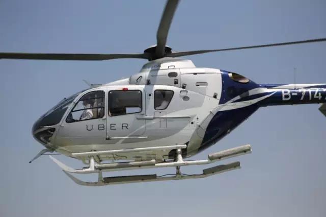 汽车进鱼缸是为了向星爷致敬?盘点惊艳的车企营销