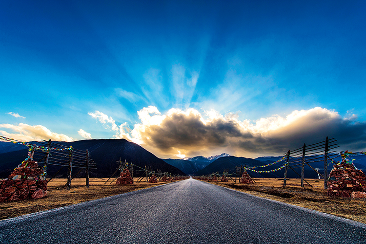 香格里拉心中的日月攻略,去香格里拉寻找心中的日月