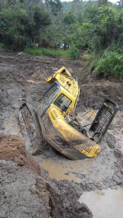 维修机械师傅的心酸,机械设备维修是非常辛苦的工作