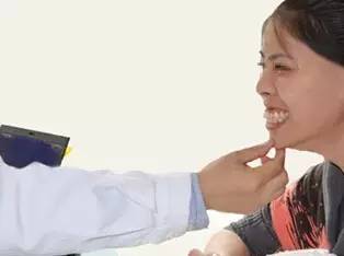 爱笑的人运气不会差牙齿黄,爱笑的人牙齿不好