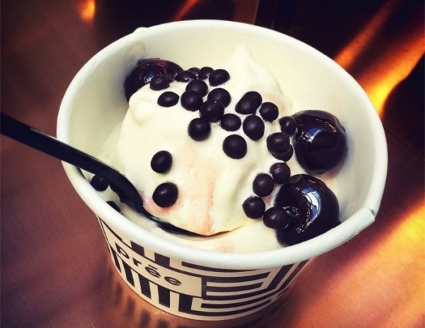 天气这么热还不来个清爽的冰淇淋,这么热的天唯有冰淇淋不可辜负