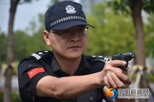 双清公安朱顶新：怀菩萨心肠行霹雳手段