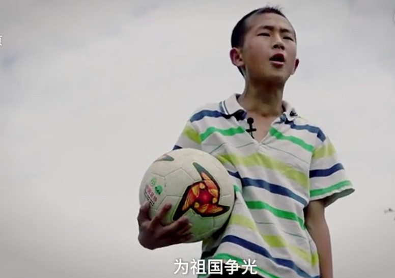 废旧轮胎陪孩子锻炼,废旧轮胎练体能