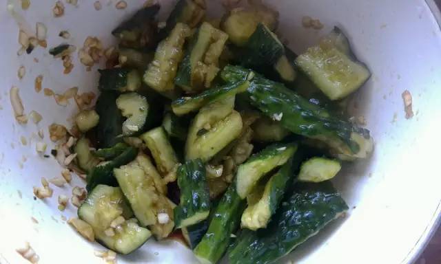 黄瓜敷脸真的可以去皱纹吗,黄瓜敷脸会损伤角质层吗