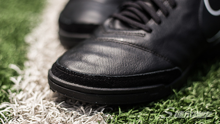足球入门球鞋推荐,地毯草适合哪种球鞋