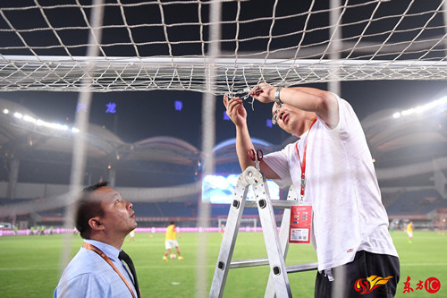 瓒崇悆涔嬪璧拌繘鍗庡骞哥,鍗庡骞哥瓒崇悆涔嬪