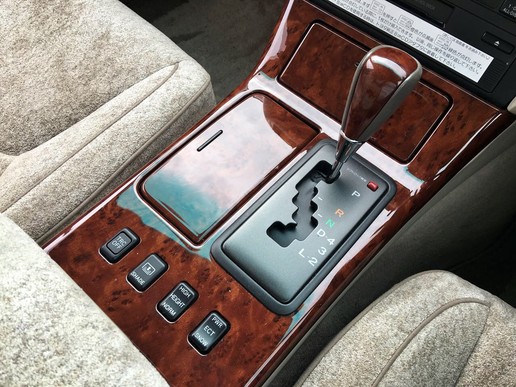 majesta皇冠进口,第九代丰田皇冠majesta多大尺寸