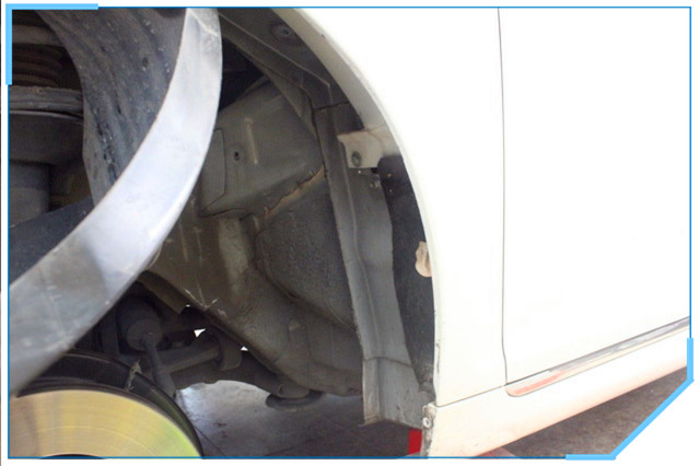 上海音豪汽车音响改装,荣威550隔音条安装