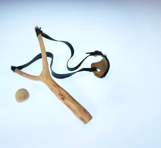 继牙签弩之后，又有危险玩具惊现成都，三四年级娃儿最爱买！