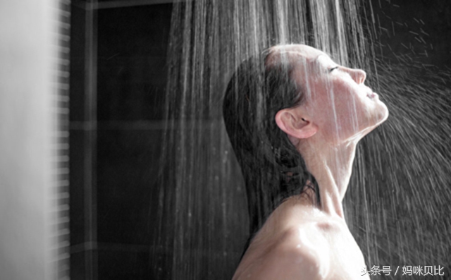 如何正确坐月子才不会落下月子病,了解坐月子的误区远离月子病