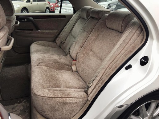 majesta皇冠进口,第九代丰田皇冠majesta多大尺寸