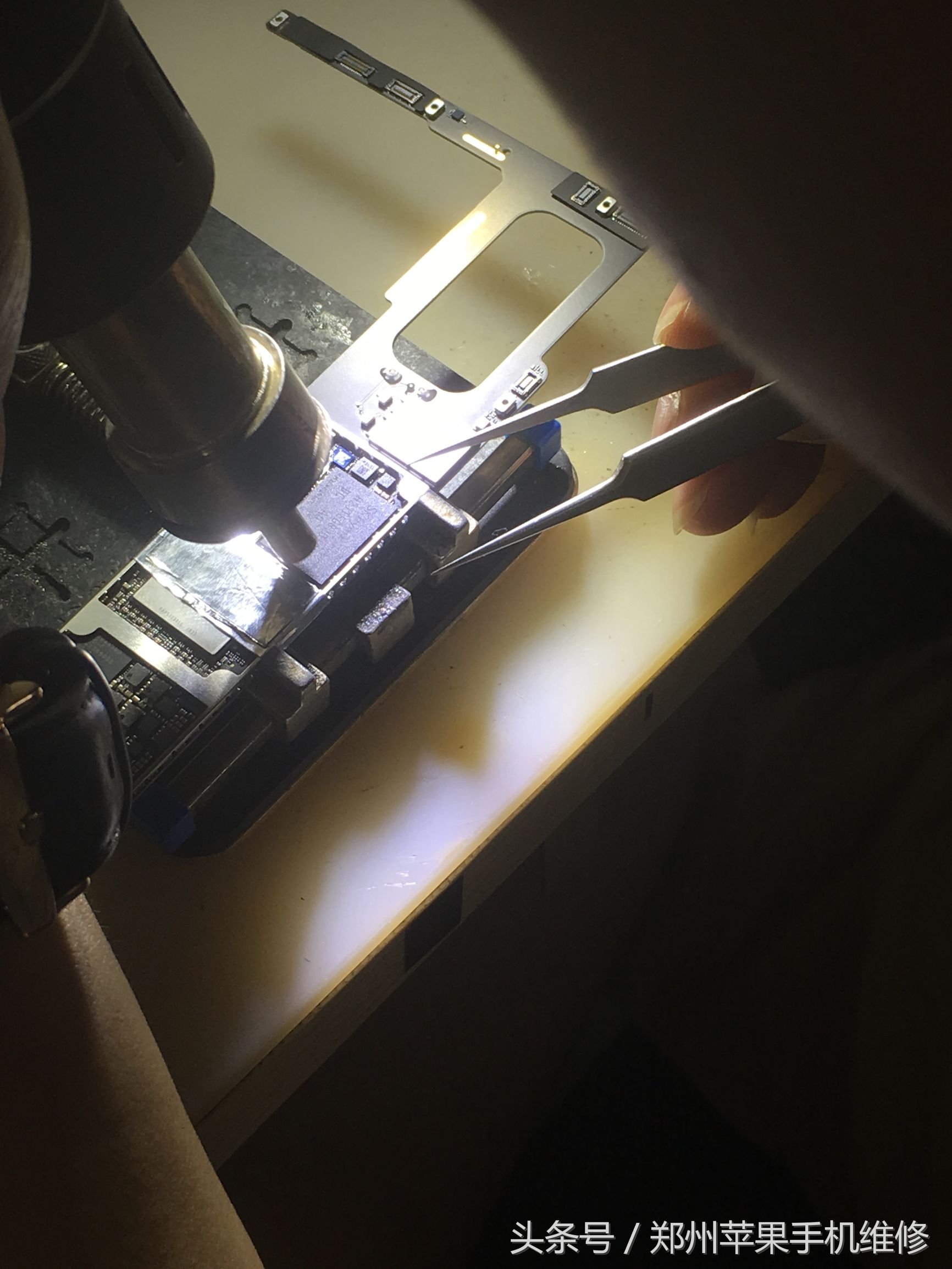 ipadair2被自己id锁了,ipadair2被锁能备份里面的照片吗