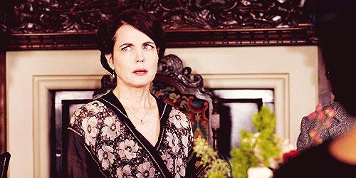 发际线高脸大的人怎么变美,头大脸大但是很好看的女生