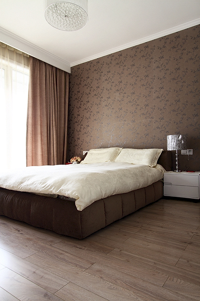 武汉老园艺师只因老伴喜爱花儿,果断把卧室窗台巧变花园式榻榻米!