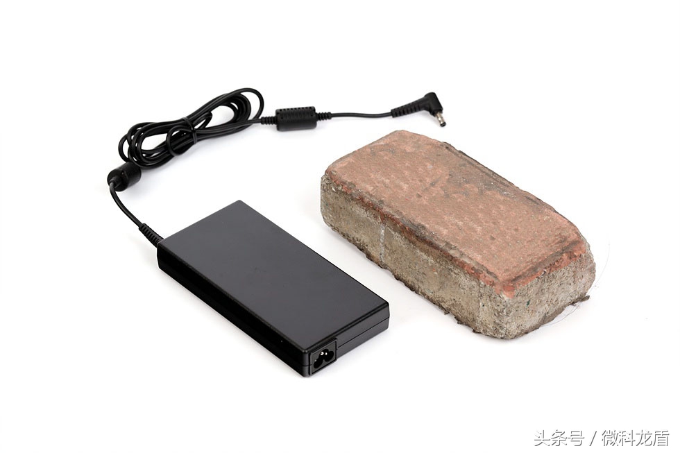 商务设计游戏两不务MSI银色战舰PE627RD-1251CN评测