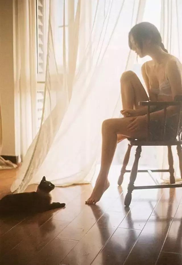 一拍照表情动作就扭曲,一拍照就紧张脸部僵硬