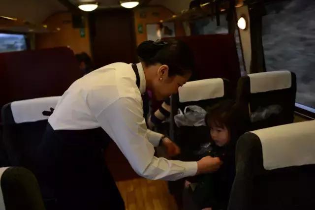 坐火车旅行最美线路亲子,火车亲子旅行