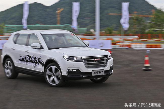 美来自于外在加内在,美来自于内心的纯净