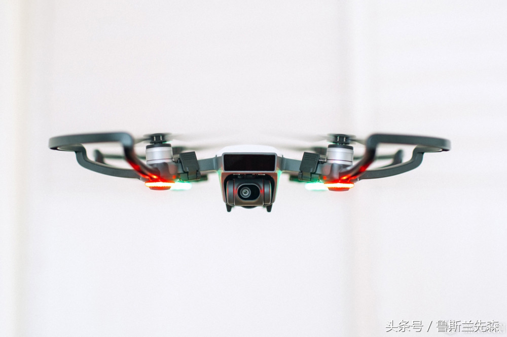 大疆精灵航拍机,大疆晓对比大疆精灵3