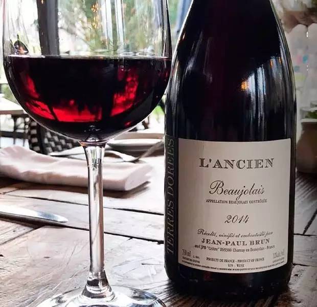 有人说酒太难喝了怎么反驳,葡萄酒为什么那么苦那么难喝