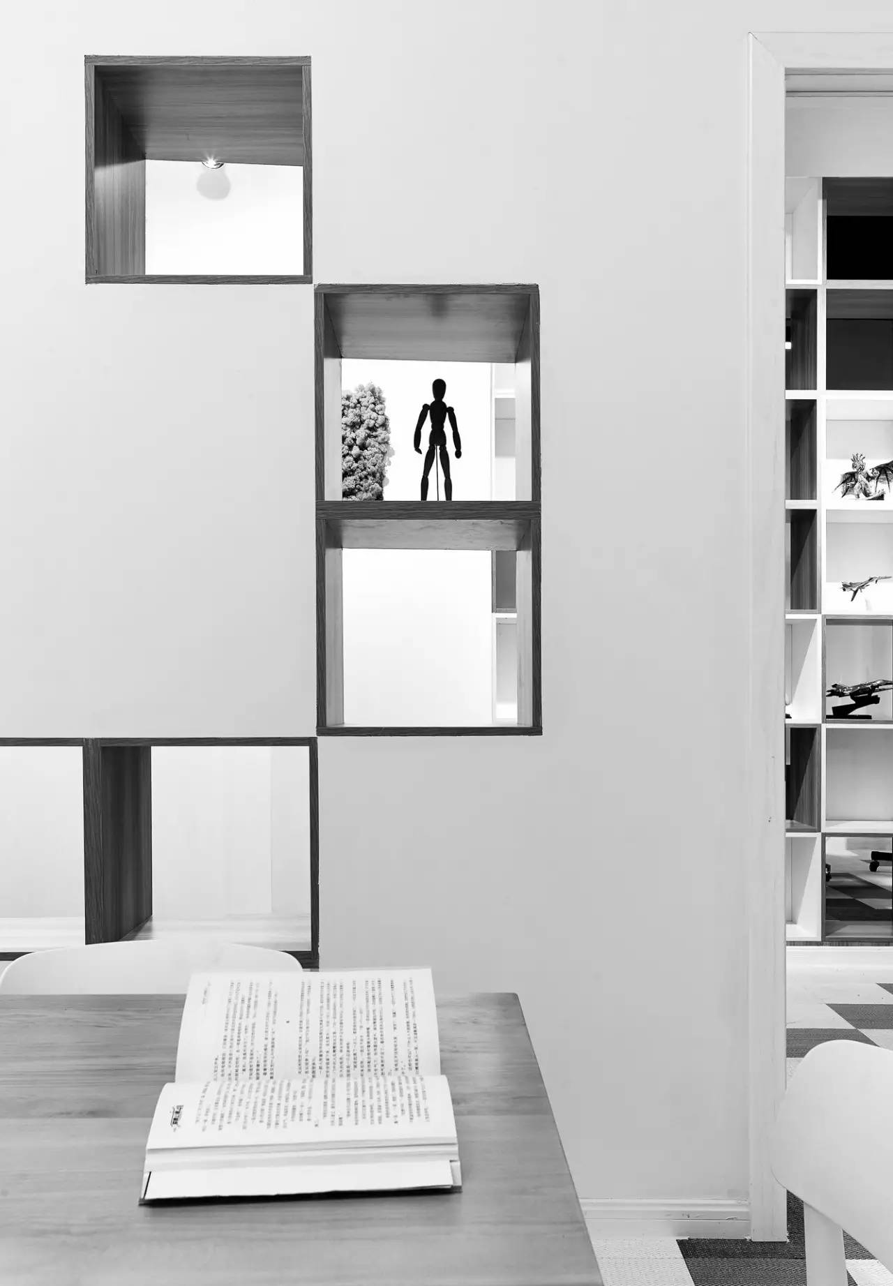 爱情公寓里面的角色都是什么工作,爱情公寓主角的工作到底是什么