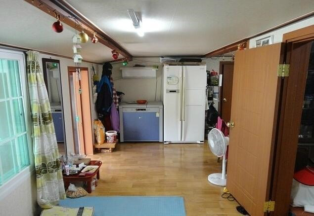 闺蜜远嫁韩国农村,闺蜜嫁到农村见到房子惊呆了