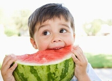 吃西瓜拉肚子是怎么回事,宝宝吃西瓜拉肚子发烧怎么办