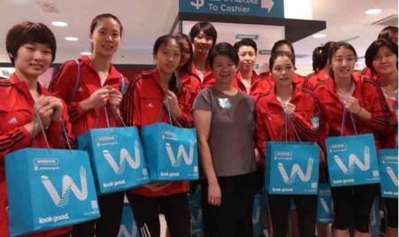 女排朱婷捐了多少钱,女排朱婷为武汉捐多少钱