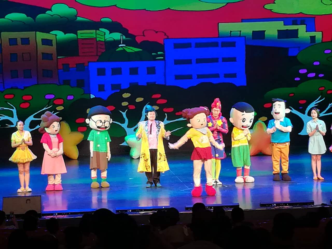 孩子胆怯不敢进教室怎么引导,孩子害羞胆小不敢说话