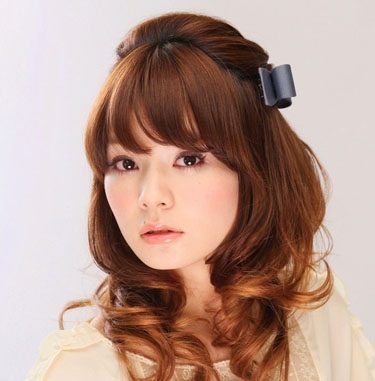 干练简约花苞头扎法教程,长直发凌乱花苞头扎法