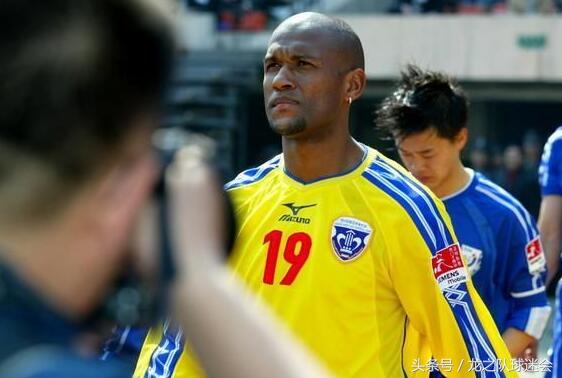 马麦罗连过四人,马麦罗连过五人赛