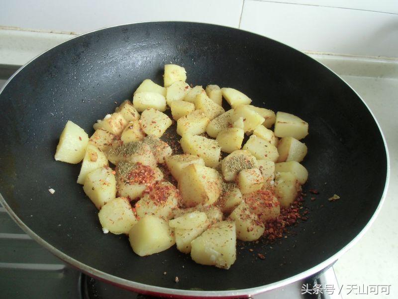 三斤土豆可以做多盒炕土豆,土豆怎么炕才好吃