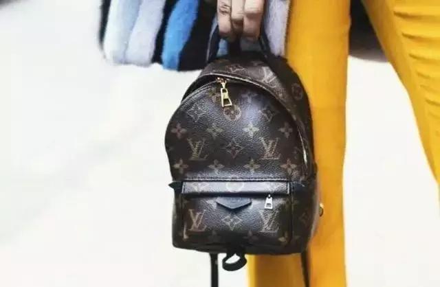 lv邮差包经典款式,lv最值得购买的款式