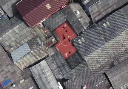 中国难道不应该学习么？曼谷令人耳目一新的不规则足球场