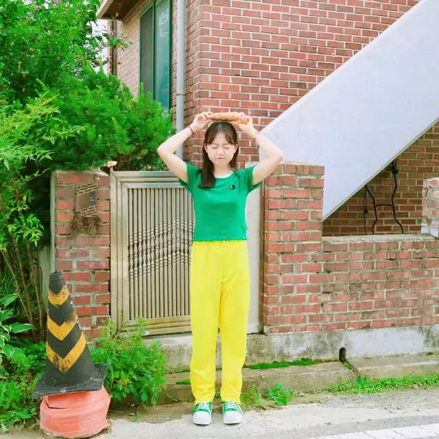 一拍照表情动作就扭曲,一拍照就紧张脸部僵硬