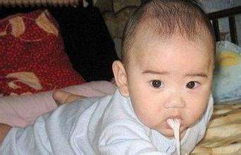 宝宝又要吐奶了怎么办,宝宝倒奶严重怎么解决