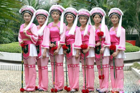 西双版纳少数民族服装,少数民族的服装有哪些