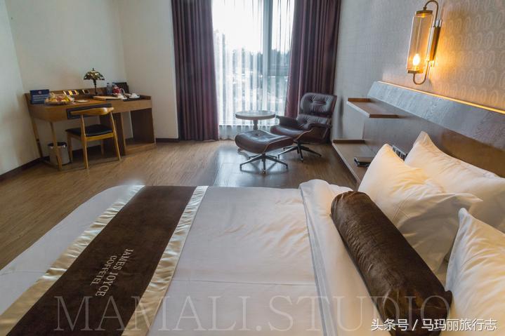 住赏气质喆啡，一辆复古老爷车把你接到咖啡馆的家