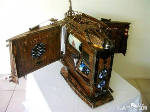 能热饭还能当马桶?别拦我,请把我埋在这样的电脑机箱里