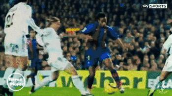 足球小罗如何利用假射来触发双触,小罗足球技巧