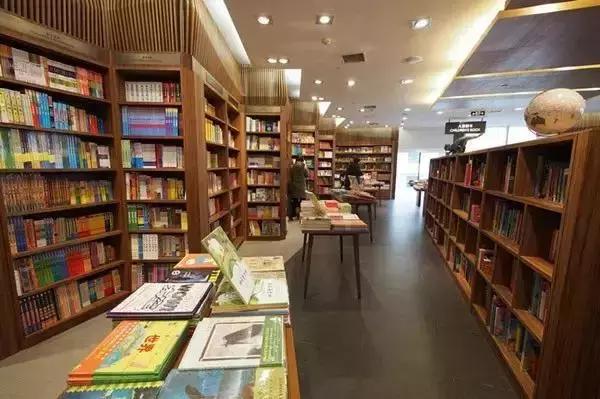 暑期的好去处图书馆 (暑假清凉必备)