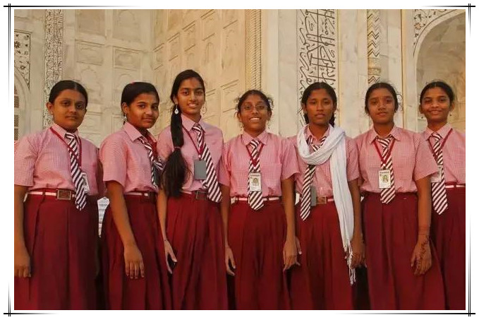 校服大比拼哪个国家的校服更丑,各国校服比拼小视频