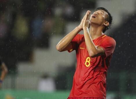 柬埔寨不“鱼腩”,国足“鱼腩”!这样的未来之星,让里皮情何以堪?