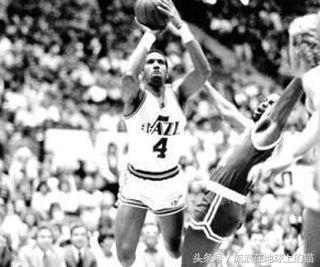 愿天堂也有篮球下一句,愿天堂也有篮球相伴