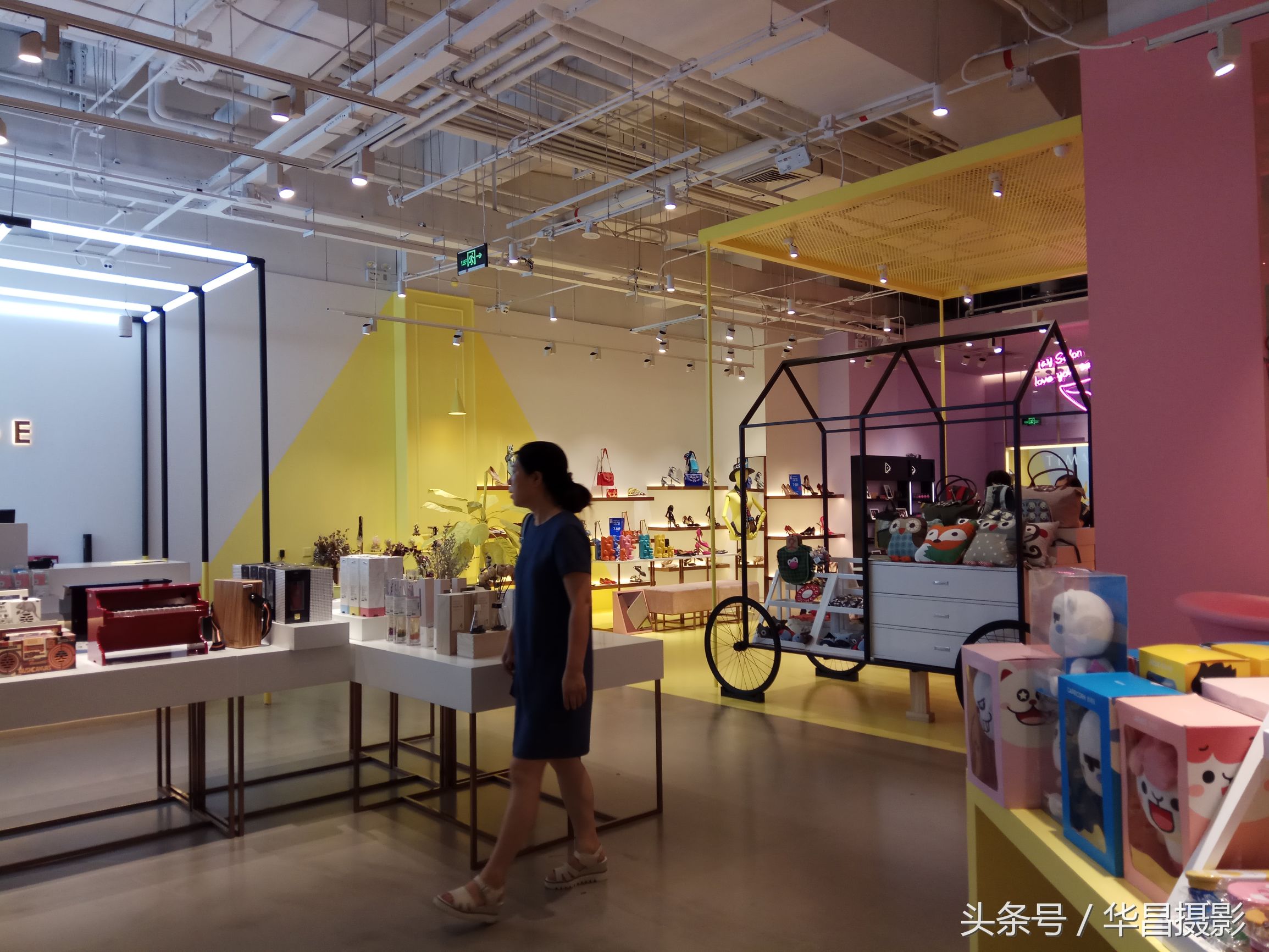 简单好出效果的商铺,简单干净的商铺