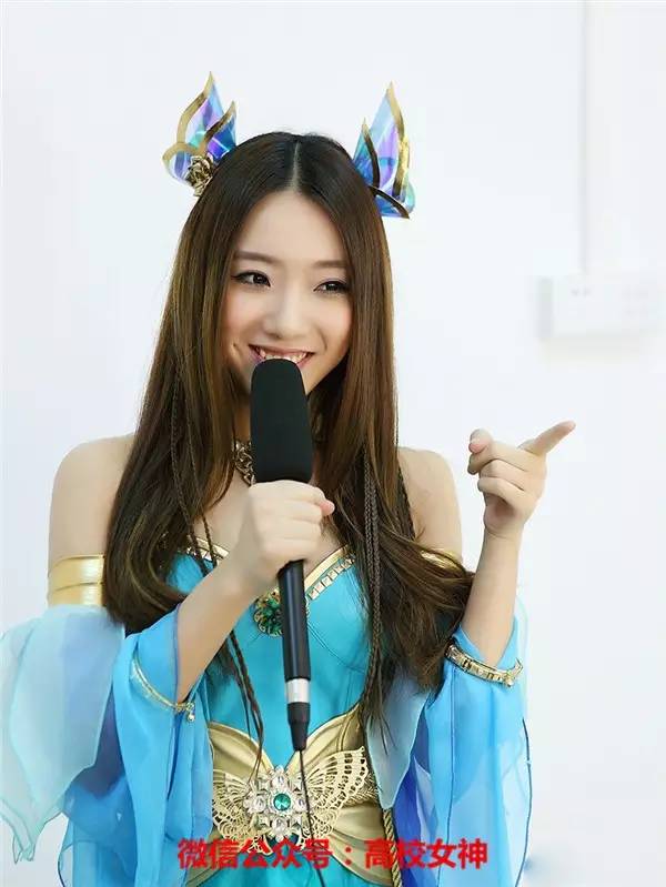 深圳大学女神颜灵兰，七朵组合的高颜值妹子，怎么火不起来？