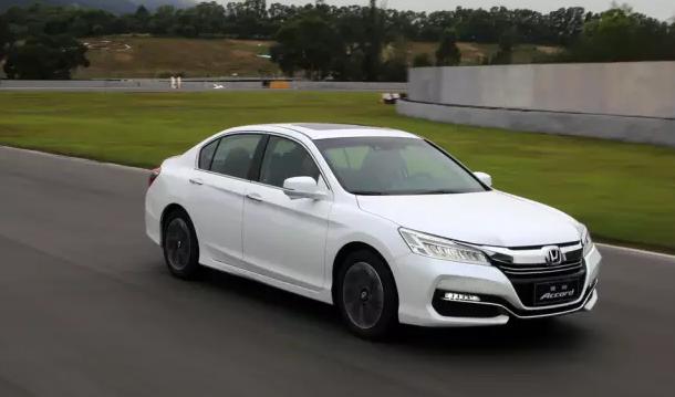 本田雅阁燃油版试驾测评,本田雅阁试驾全面解析